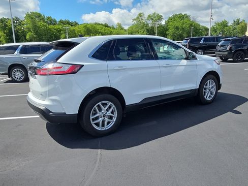 Used 2024 Ford Edge SEL w/ Convenience Package AWD/4WD image 3