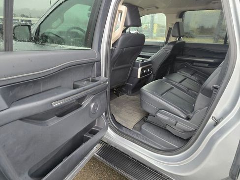 Used 2024 Ford Expedition Max XLT image 11
