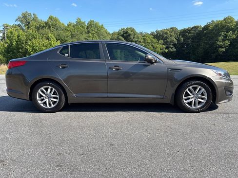 Used 2011 Kia Optima LX w/ Convenience Pkg FWD image 6