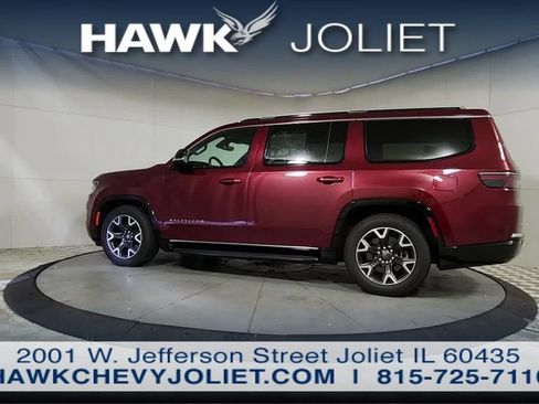 Used 2024 Jeep Wagoneer Series III AWD/4WD image 5