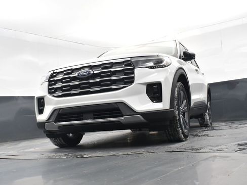 New 2026 Ford Explorer Active w/ Active Comfort Package image 13