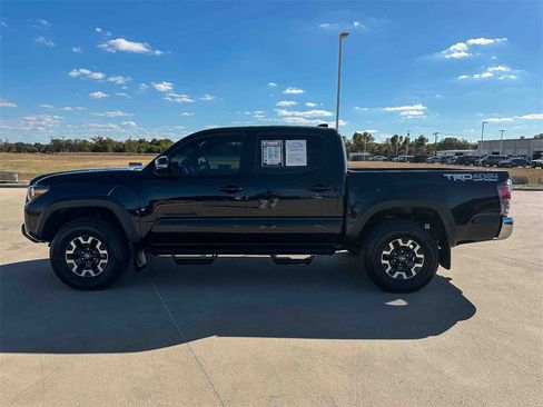 Used 2021 Toyota Tacoma TRD Off-Road image 6