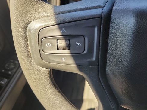 Used 2022 Chevrolet Silverado 2500 Custom w/ Custom Value Package image 21