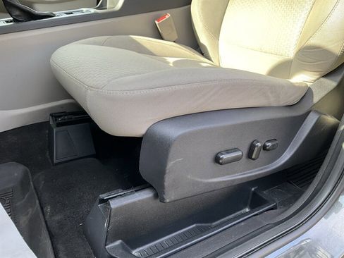 Used 2017 Ford Escape SE AWD/4WD image 22