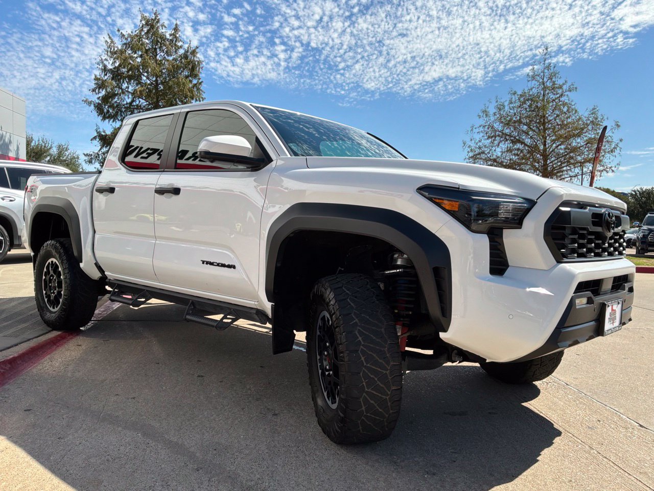 Used 2024 Toyota Tacoma TRD Off-Road w/ TRD Off Road Premium Package AWD/4WD image 4