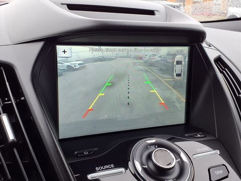 Used 2018 Ford Escape Titanium w/ Ford Safe & Smart Package image 9