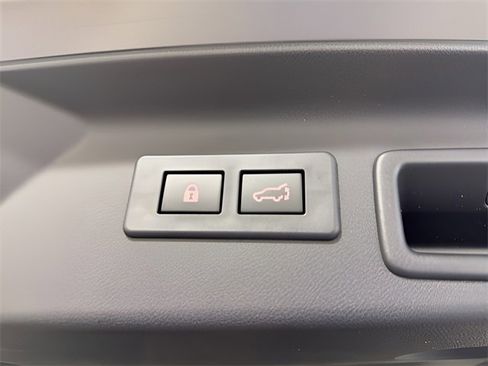 Used 2025 Subaru Forester Limited w/ Popular Package image 40