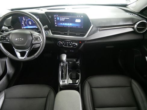 Used 2024 Chevrolet Trax ACTIV w/ Driver Confidence Package FWD image 10