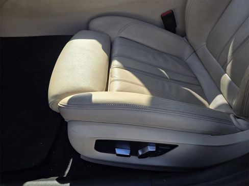 Used 2019 BMW 530i w/ Convenience Package image 21