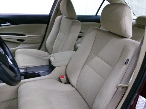 Used 2011 Honda Accord LX image 16