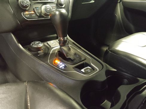 Used 2020 Jeep Cherokee Latitude Plus image 26