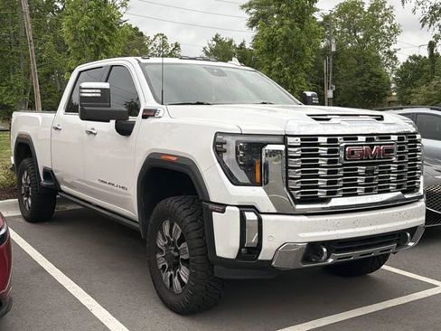 Used 2024 GMC Sierra 2500 Denali w/ Denali Reserve Package AWD/4WD image 3