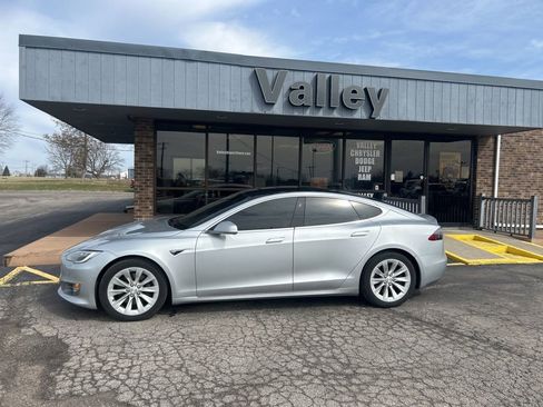 Used 2018 Tesla Model S 75D image 3