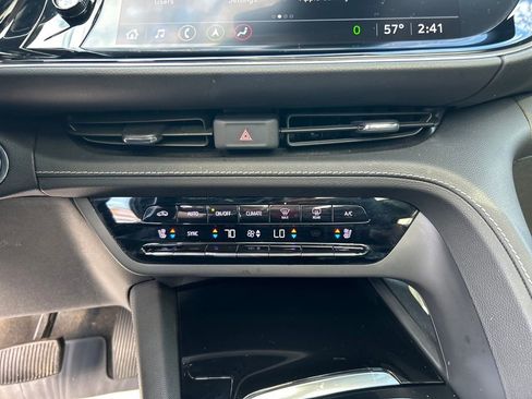 Used 2022 Buick Envision Avenir w/ Technology Package II image 19