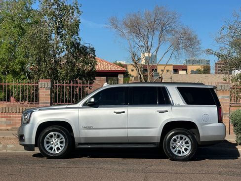Used 2020 GMC Yukon SLE w/ Convenience Package RWD image 3