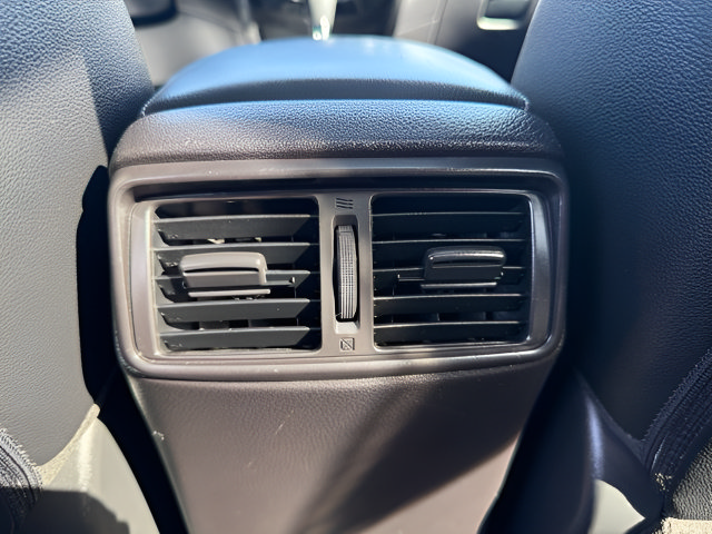Used 2016 Nissan Rogue SL AWD/4WD image 16