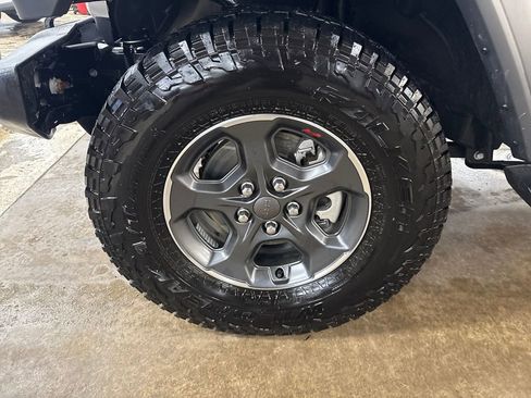 Used 2024 Jeep Wrangler Sport image 11