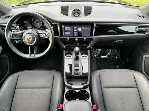 Certified 2025 Porsche Macan AWD/4WD image 6