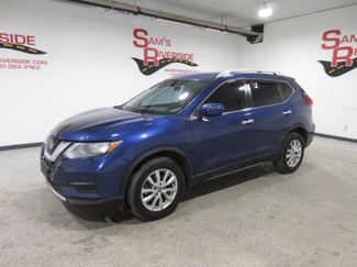 Used 2018 Nissan Rogue SV image 1