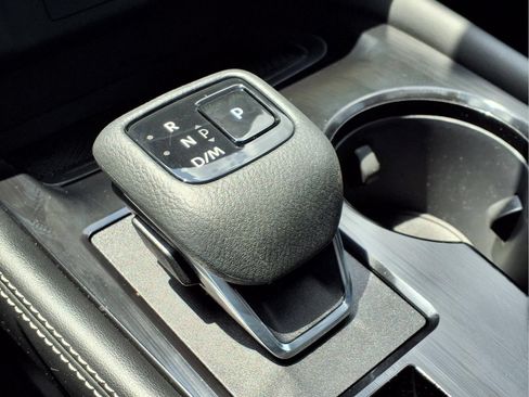 Used 2023 Nissan Rogue SL w/ SL Premium Package FWD image 16