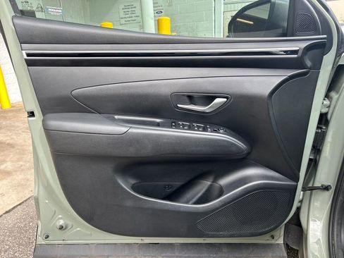 Used 2022 Hyundai Santa Cruz SEL Premium image 9