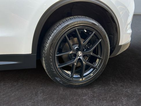 Used 2019 Alfa Romeo Stelvio w/ Nero Edizione image 10