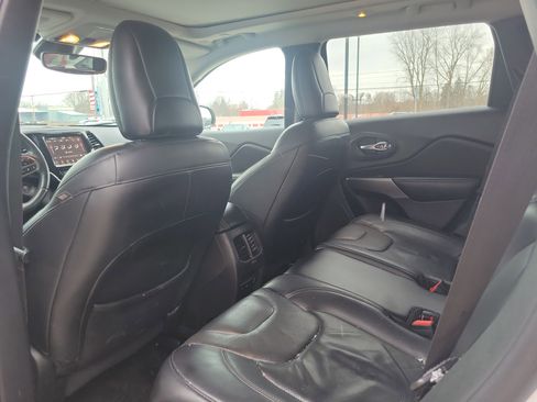 Used 2019 Jeep Cherokee Limited w/ Technology Group image 21