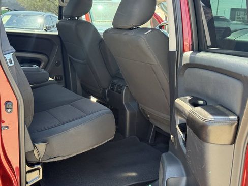 Used 2015 Nissan Titan SV w/ SV Value Truck Package RWD image 18