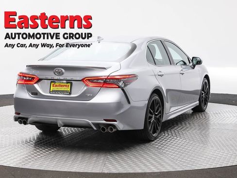 Used 2023 Toyota Camry XSE FWD image 5