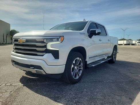 Used 2024 Chevrolet Silverado 1500 High Country w/ Technology Package AWD/4WD image 2