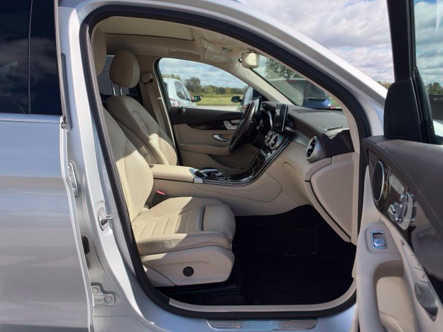 Used 2018 Mercedes-Benz GLC 300 4MATIC image 39