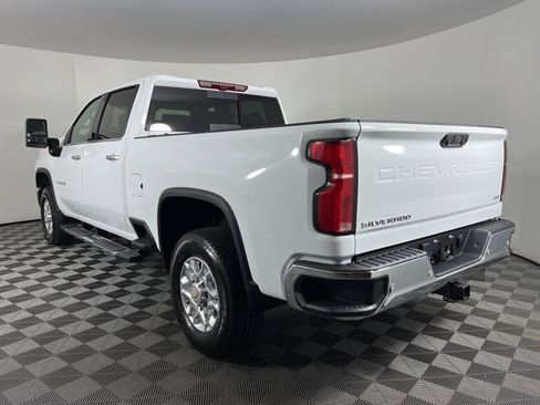Used 2026 Chevrolet Silverado 2500 LTZ w/ LTZ Premium Package image 5