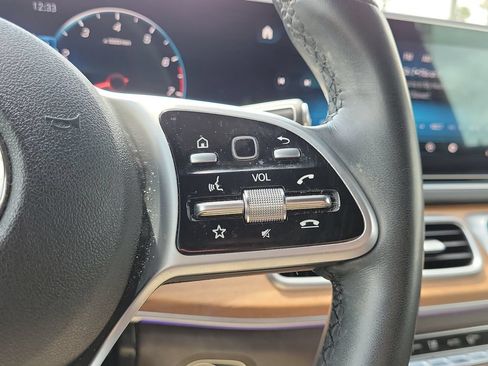 Used 2022 Mercedes-Benz GLE 350 4MATIC image 32