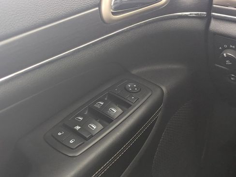Used 2014 Jeep Grand Cherokee Limited RWD image 18