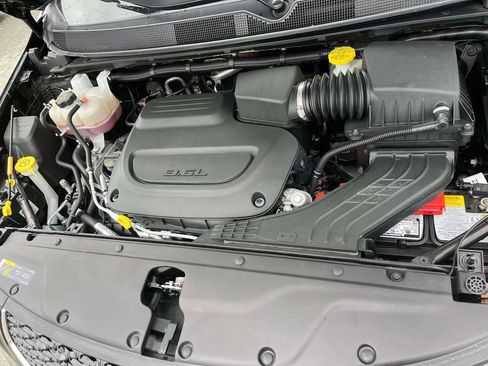 Used 2025 Chrysler Pacifica Select FWD image 37