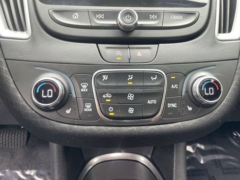 Used 2025 Chevrolet Malibu LT FWD image 21