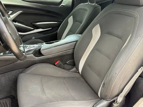 Used 2020 Chevrolet Camaro LT RWD image 13