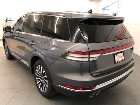 Used 2023 Lincoln Aviator AWD w/ Premium Package image 6