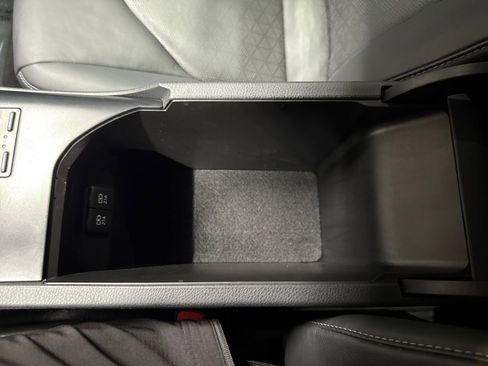 Used 2019 Toyota Camry XSE image 28