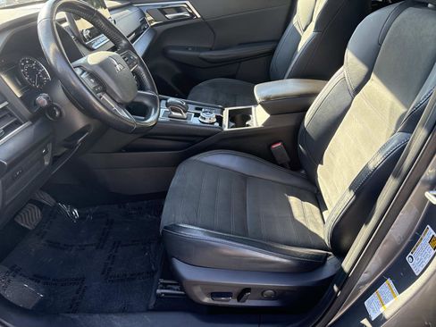 Used 2022 Mitsubishi Outlander SE image 12