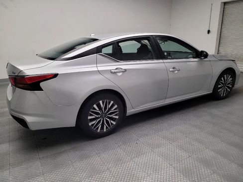 Used 2024 Nissan Altima 2.5 SV image 10