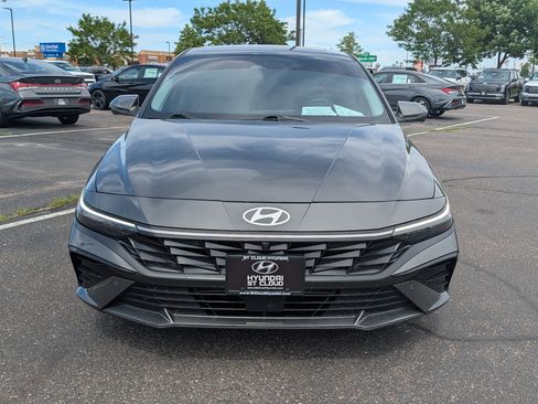 Certified 2024 Hyundai Elantra Limited FWD image 8