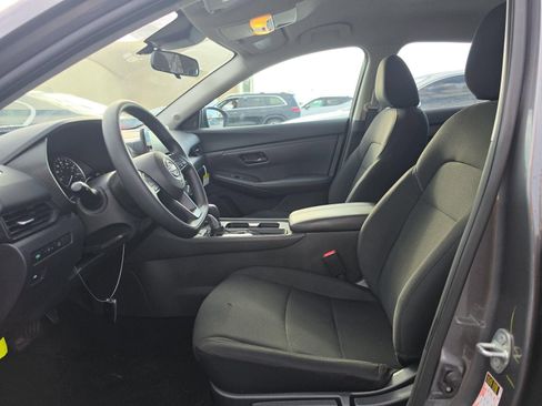 Used 2024 Nissan Sentra S FWD image 9