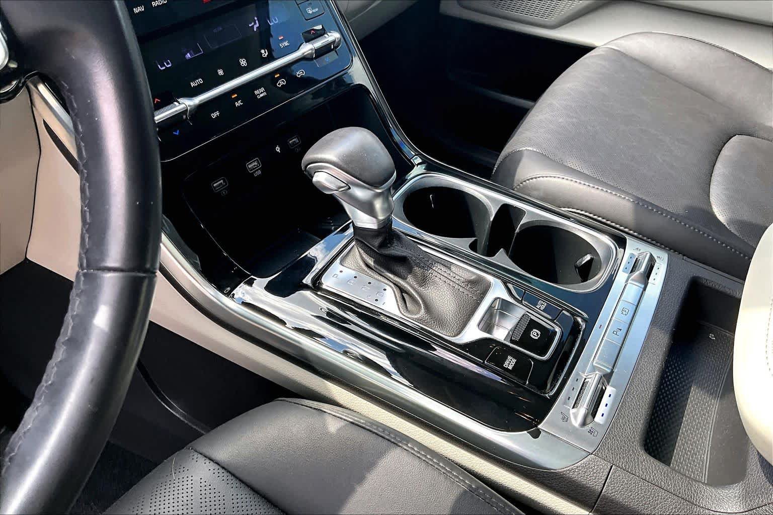 Used 2024 Kia Carnival SX FWD image 14