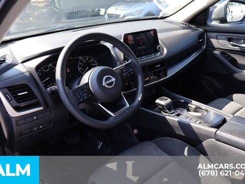 Used 2024 Nissan Rogue SV FWD image 9