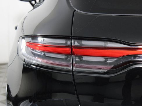 Certified 2026 Porsche Macan image 12