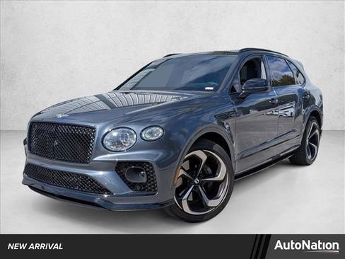 Used 2022 Bentley Bentayga image 1