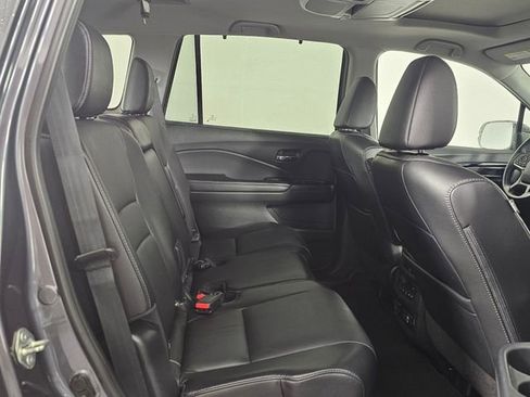 Used 2021 Honda Pilot Touring image 13