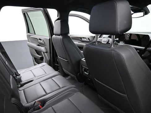 Used 2025 Chevrolet Tahoe Z71 AWD/4WD image 19
