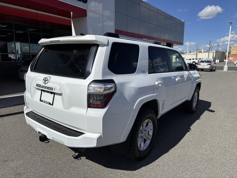 Used 2021 Toyota 4Runner SR5 Premium w/ Moonroof Package AWD/4WD image 4